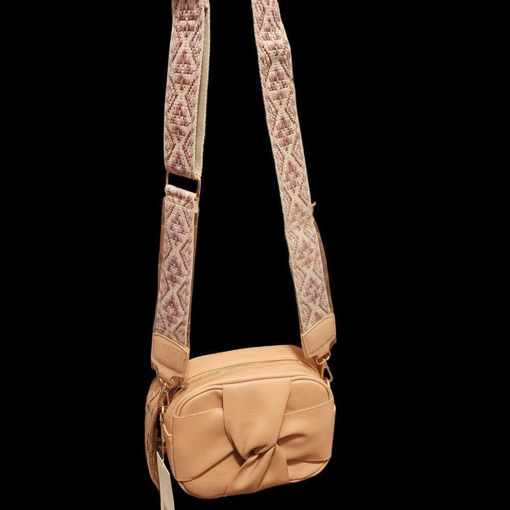 LE MIEL VEGAN LEATHER BLUSH PURSE WITH GUITAR STRAP